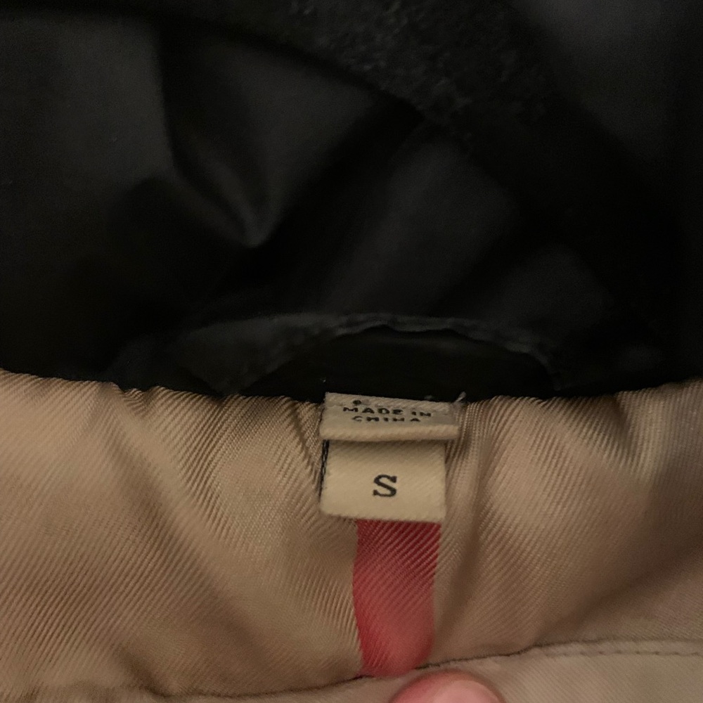 Authentic Burberry Jacket - Picture 15 of 16
